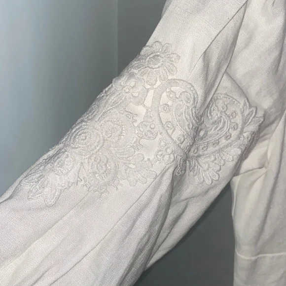 Elegant White Lace Dress - Picture 5 of 8